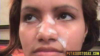 Тінька отримує сперму на обличчя після анального сексу